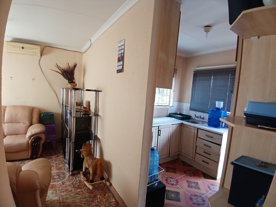 2 Bedroom Property for Sale in Tlhabane West North West